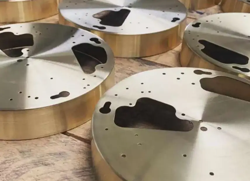 Repoussage laiton, ce sont des pièces aéronautique