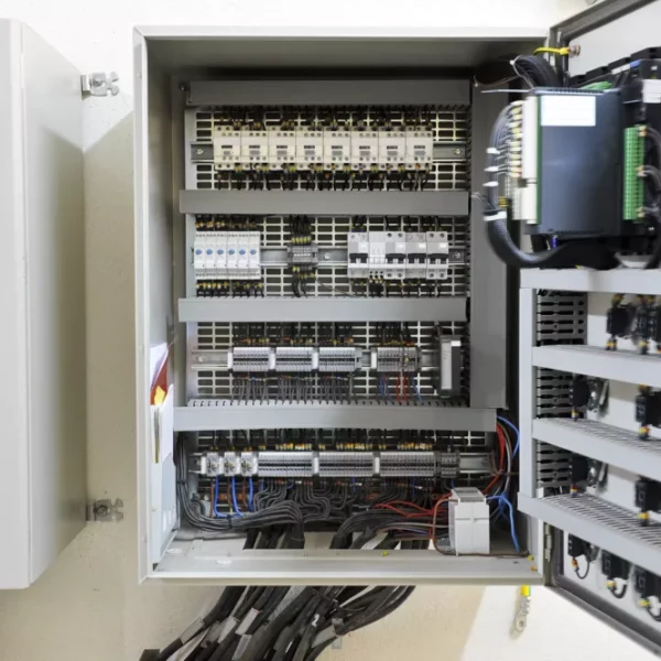 Tableau électrique de distribution pour une machine spéciales dans le secteur aéronautique