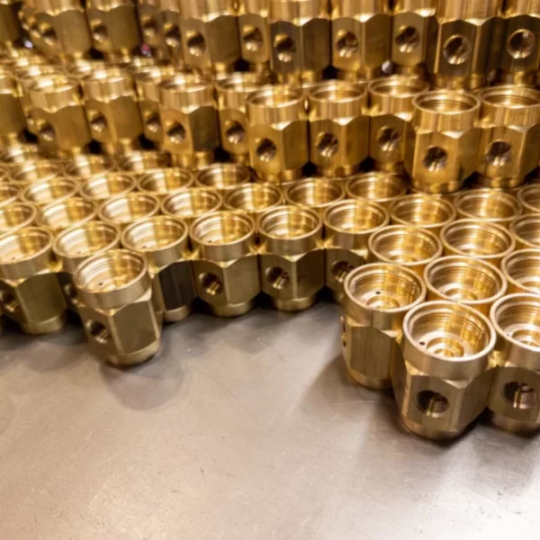 Usinage en Ile-de-France en série de pièces en laiton